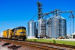 UP 8823 Passing CHS Illinois Grain Elevator